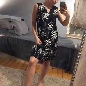 ✨Black & White Palm Tree Dress✨